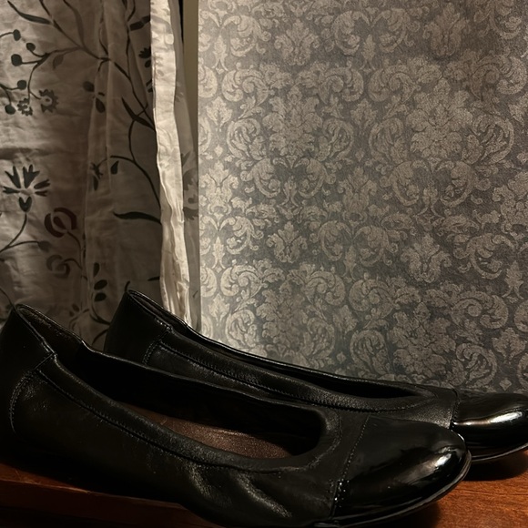 Black leather AGL leather flats size 10.5 - Picture 2 of 6